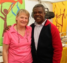 Gisela Bednarek (Oldenburg) und Musa Bainda (Bo, Sierra Leone)